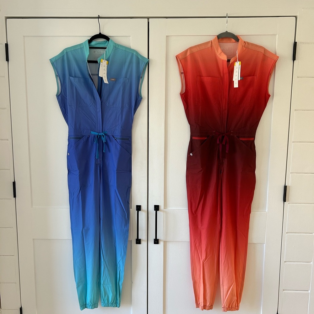 NWT Figs Cargo Scrubs Jumpsuit in a beautiful Blue Ombré XS
